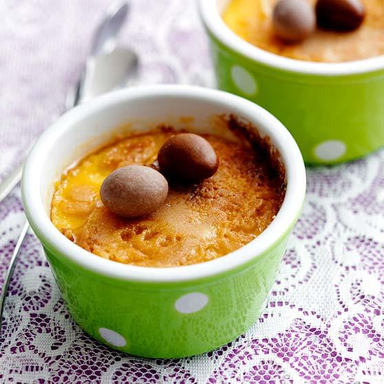 Velykų kepiniai su karameliniu kremu (crème brûlée)